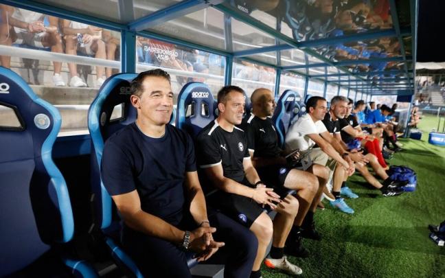 Luis Garc&iacute;a en el banquillo de Can Misses