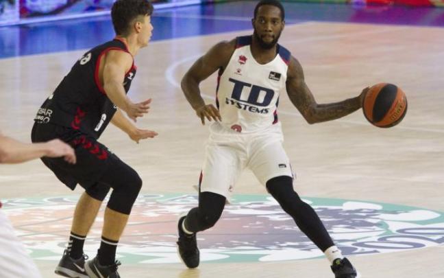 Carrington controla el balón en la Euskal Kopa del año pasado.