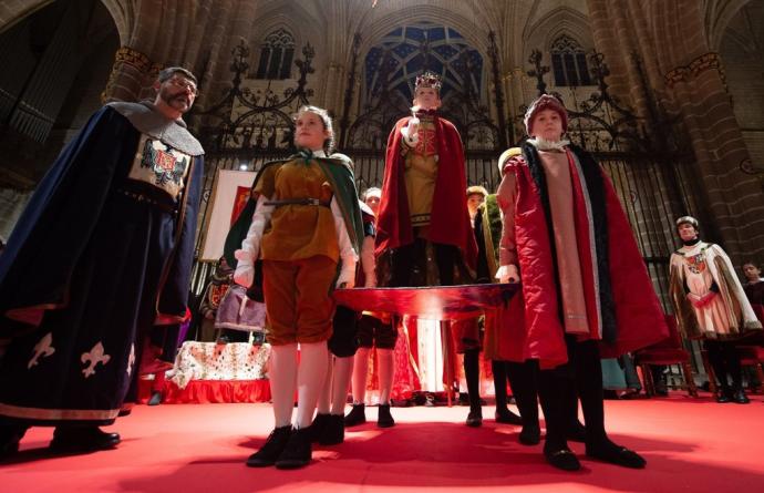 Andoni Irisarri fue entronizado Rey de la Faba en enero de 2020 en el centenario.