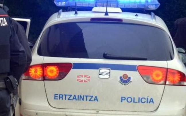 Una patrulla de la Ertzaintza. Una patrulla de la Ertzaintza.