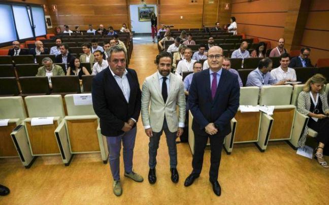 El parque de coches navarro envejece: el 43% supera ya los 15 años de vida El parque de coches navarro envejece: el 43% supera ya los 15 años de vida
