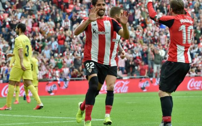 Raúl García celebra con Iker Muniain su gol de penalti frente al Villarreal en la que fue la última victoria del Athletic en San Mamés, el 1 de marzo de 2020. Raúl García celebra con Iker Muniain su gol de penalti frente al Villarreal en la que fue la última victoria del Athletic en San Mamés, el 1 de marzo de 2020.
