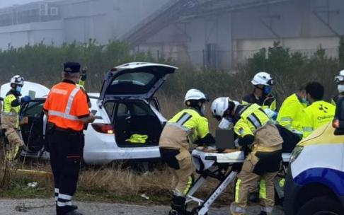 El suceso ha tenido lugar sobre las 8.40 horas y el varón ha tenido que ser rescatado por los bomberos El suceso ha tenido lugar sobre las 8.40 horas y el varón ha tenido que ser rescatado por los bomberos