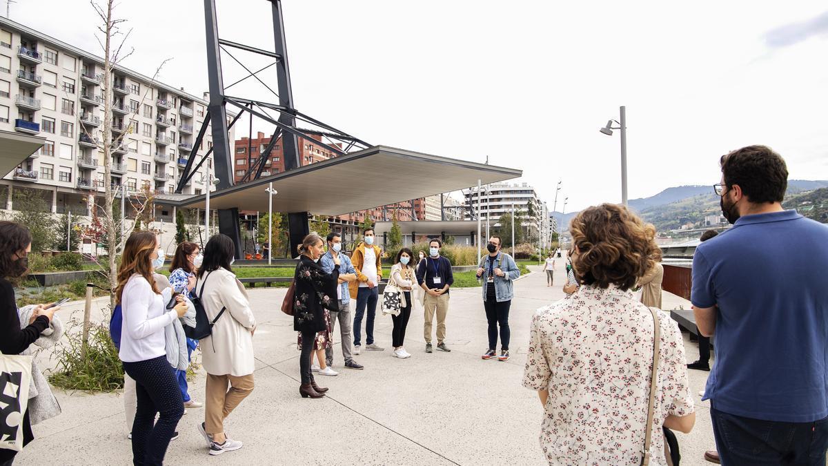 Open House Bilbao ekimenaren aurreko edizioko bisita gidatu bat.