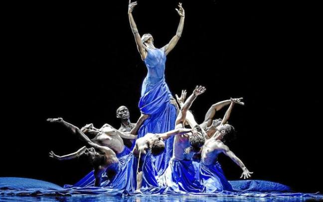 Acosta Danza actuará gratis el próximo sábado, día 27, en el Teatro Arriaga. Foto: Enrique Smith Acosta Danza actuará gratis el próximo sábado, día 27, en el Teatro Arriaga. Foto: Enrique Smith
