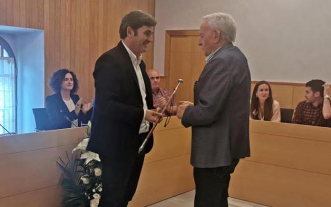 Astobiza, con el actual alcalde Ager Izagirre.