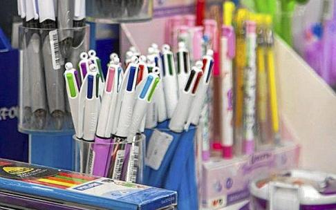 Las familias exprimen los últimos días para comprar el material escolar Las familias exprimen los últimos días para comprar el material escolar