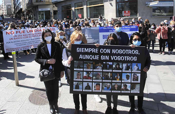 La portavoz de los familiares de los desaparecidos en una manifestación.