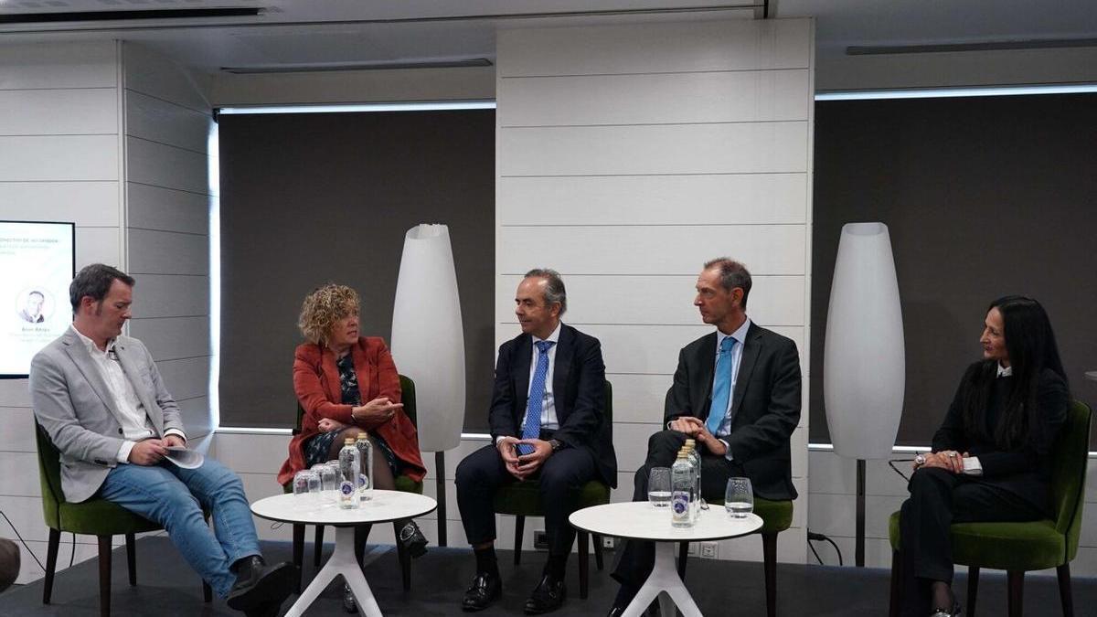 Los participantes de la segunda mesa redonda del I Foro de Sanidad organizado por Grupo Noticias.