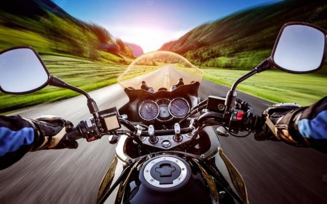 Las primeras vacaciones sin restricciones han animado a muchas personas a lanzarse a recorrer las carreteras.