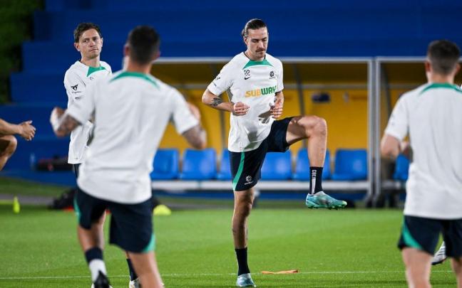 Jackson Irvine, centrocampista de Australia, en un entrenamiento previo al arranque del Mundial de Catar.