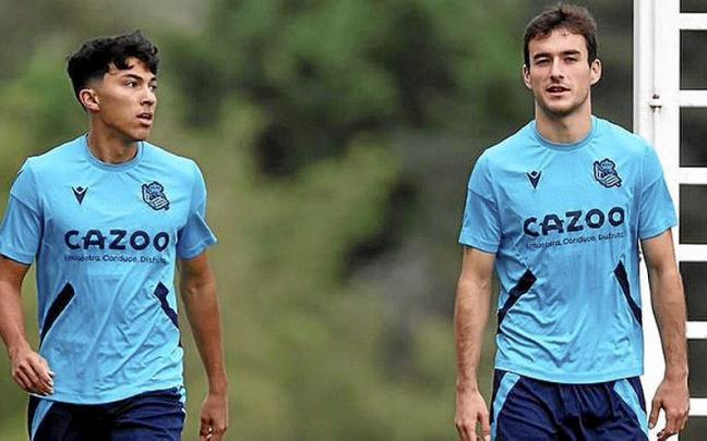 Jonathan Gómez y Jon Magunazelaia, en el entrenamiento de ayer. | FOTOS: R.S. Jonathan Gómez y Jon Magunazelaia, en el entrenamiento de ayer. | FOTOS: R.S.