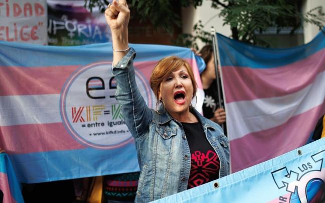 Mar Cambrollé, presidenta de la Federación de la Plataforma Trans, pidió “responsabilidad” al PSOE.