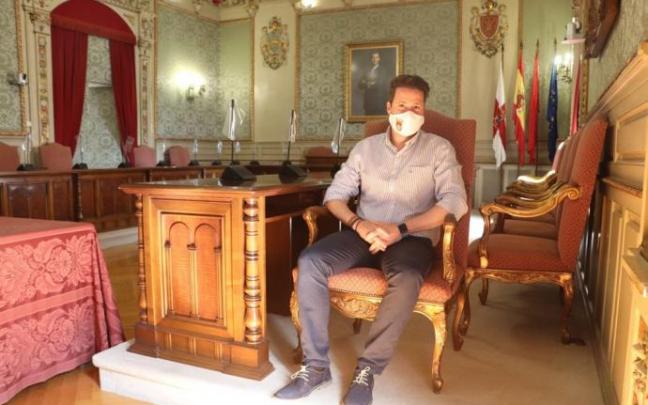 Toquero, en el salón de plenos del Ayuntamiento de Tudela Toquero, en el salón de plenos del Ayuntamiento de Tudela