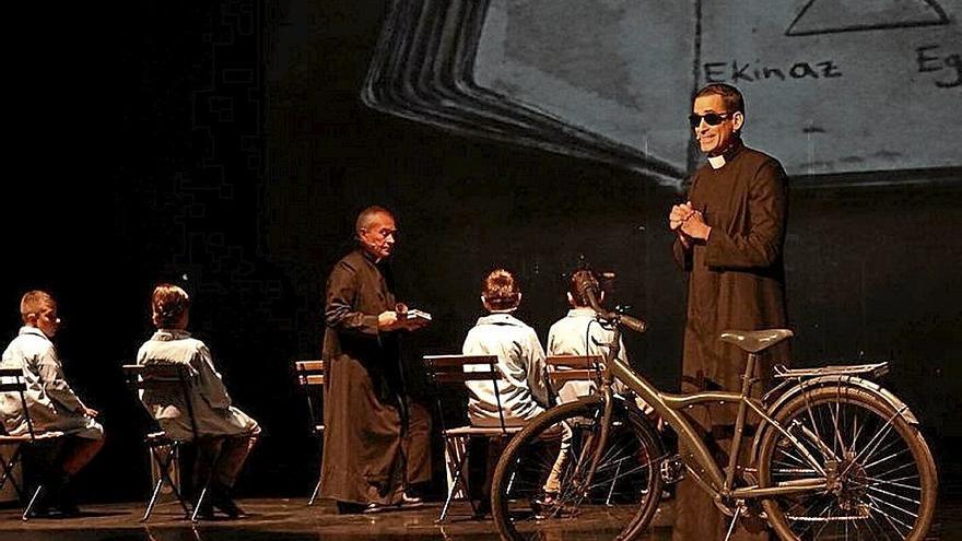 Un momento del espect&aacute;culo. | FOTO: PABLO VI&Ntilde;AS