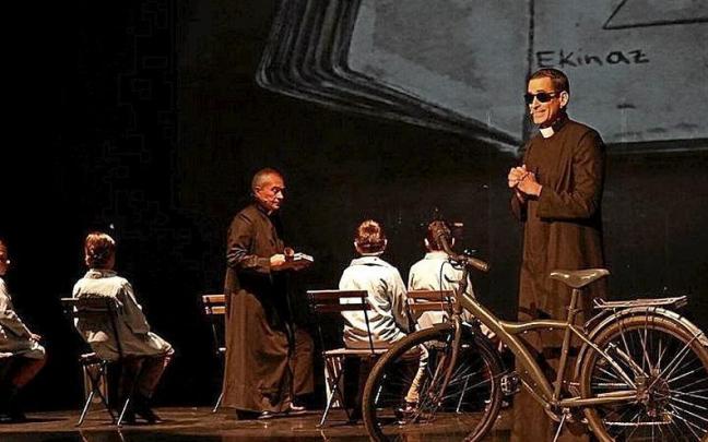 Un momento del espect&aacute;culo. | FOTO: PABLO VI&Ntilde;AS