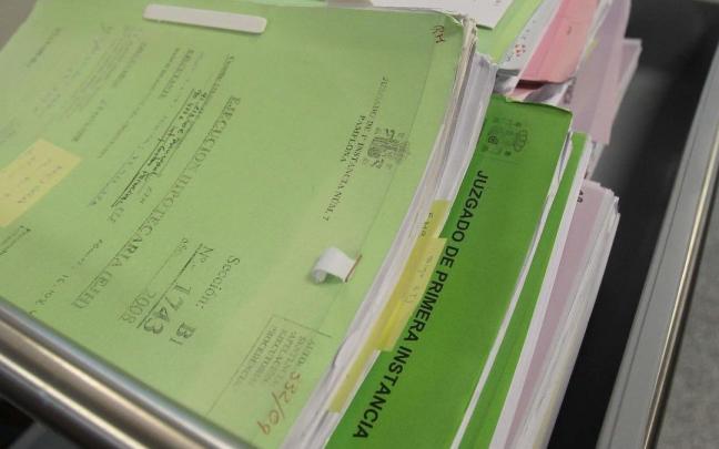 Expedientes judiciales acumulados en un juzgado navarro