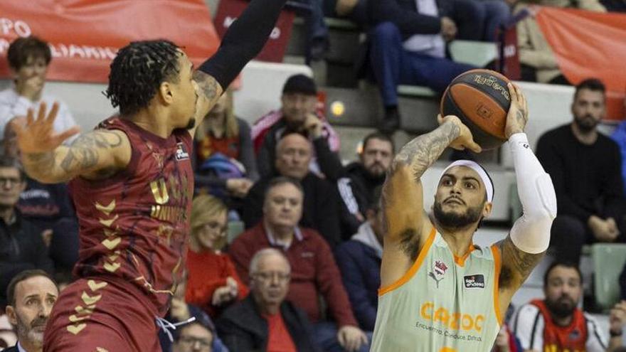 Howard lanza a canasta antes de lesionarse