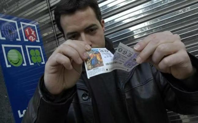 Que el billete de lotería esté dañado no lo invaliad, pero hay qu certificarlo.