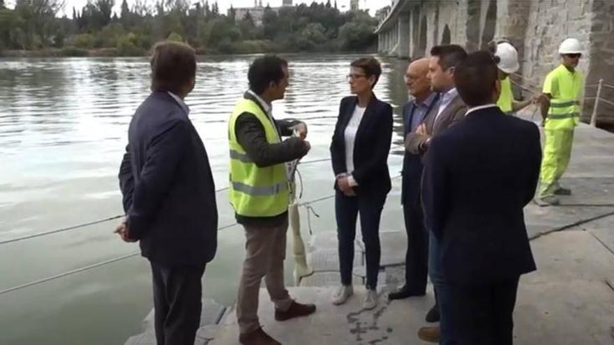 Visita al reci&eacute;n renovado puente sobre el r&iacute;o Ebro de Tudela
