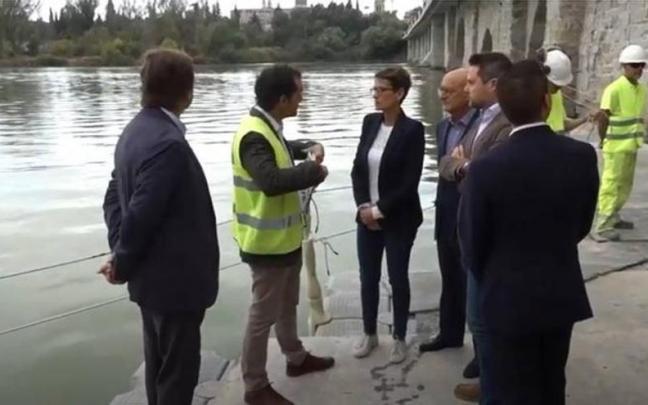 Visita al reci&eacute;n renovado puente sobre el r&iacute;o Ebro de Tudela