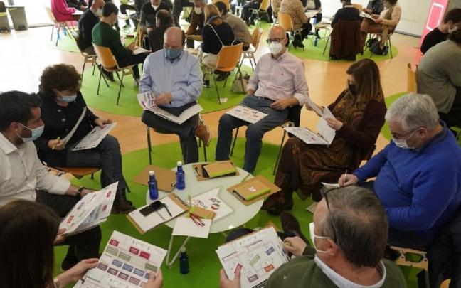 El presidente del EBB del PNV Andoni Ortuzar, en una reuni&oacute;n de Entzunez Eraiki