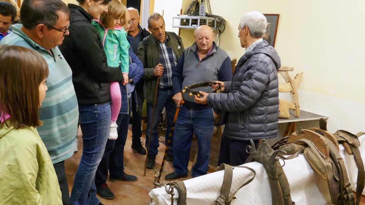 En los bajos del Ayuntamiento se pudo ver una exposición sobre la arriería.