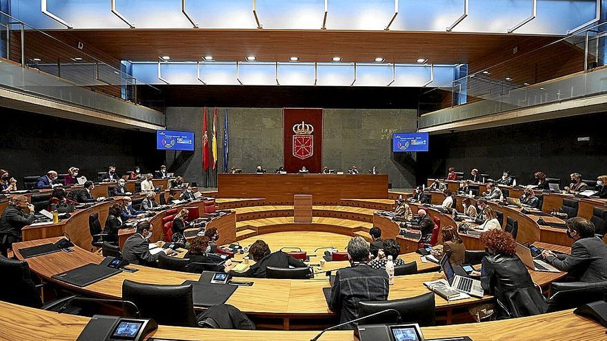 El momento de la votación en el Parlamento de Navarra, durante un pleno ordinario. | FOTO: IÑAKI PORTO