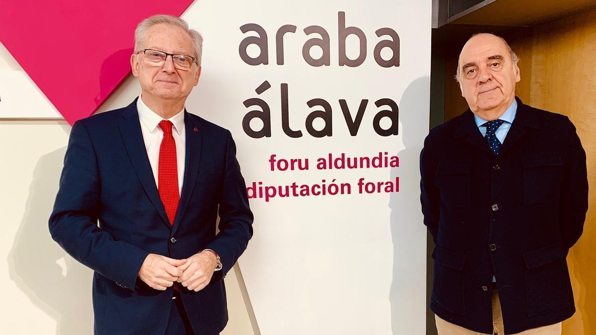 Emilio Sola e Iñaki Artaza, este jueves, durante la presentación del proyecto.