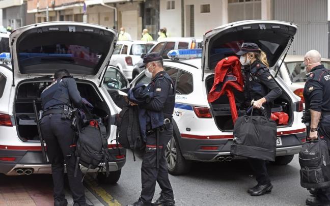 Agentes de la Ertzaintza.
