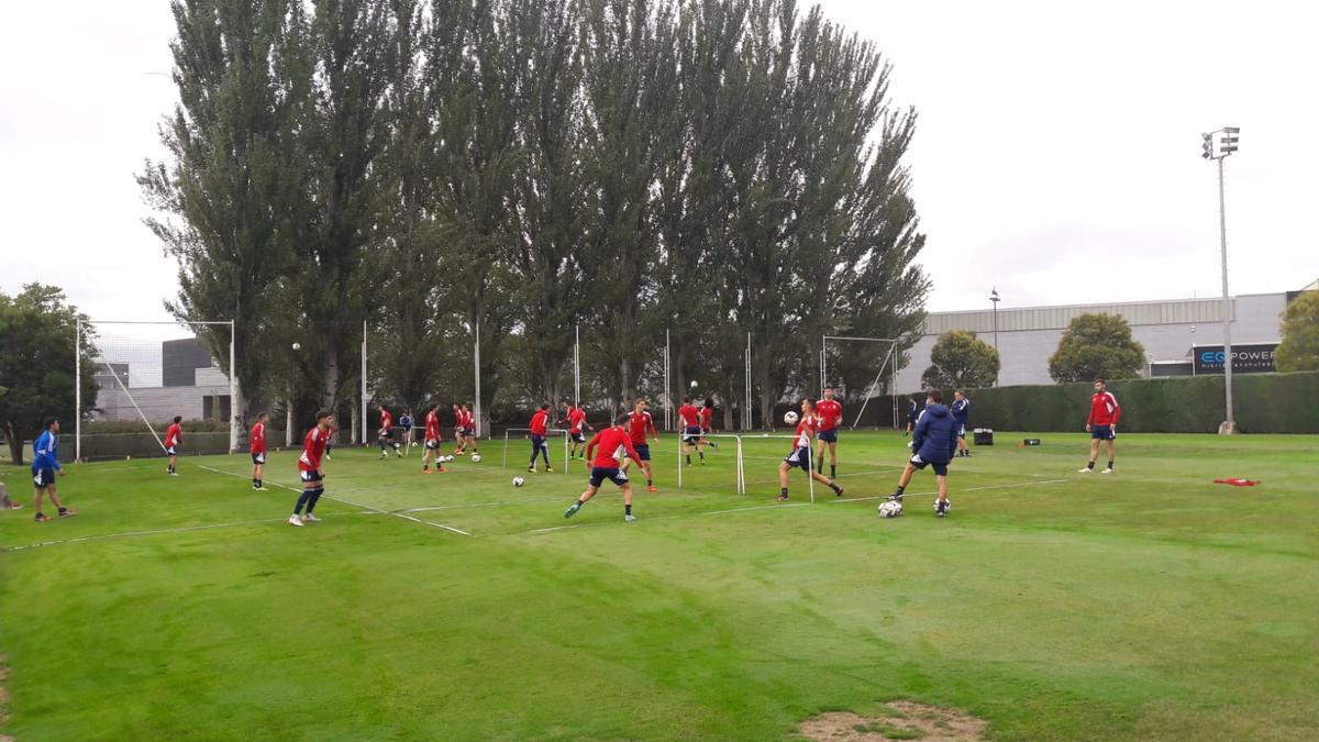 Sesión de fútbol-tenis en Tajonar