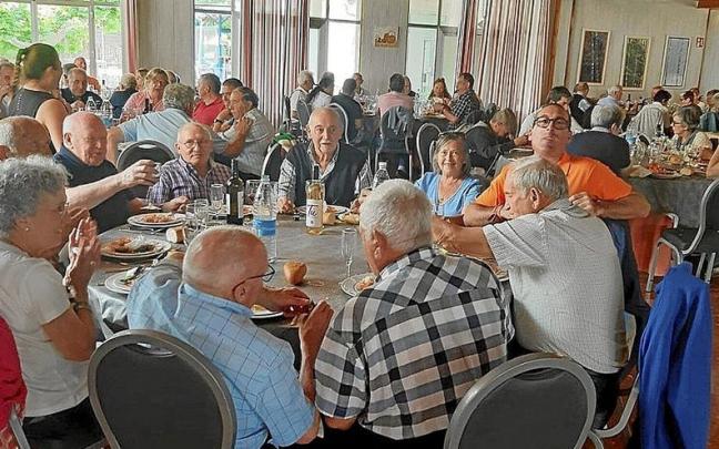 Fiesta y homenajes, en el club taurino