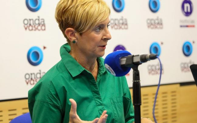 La consejera Arantxa Tapia, durante una entrevista la semana pasada en Onda Vasca. La consejera Arantxa Tapia, durante una entrevista la semana pasada en Onda Vasca.