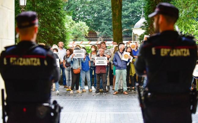 Protesta de los funcionarios de la Diputación por la eliminación de las primas por jubilación anticipada Protesta de los funcionarios de la Diputación por la eliminación de las primas por jubilación anticipada