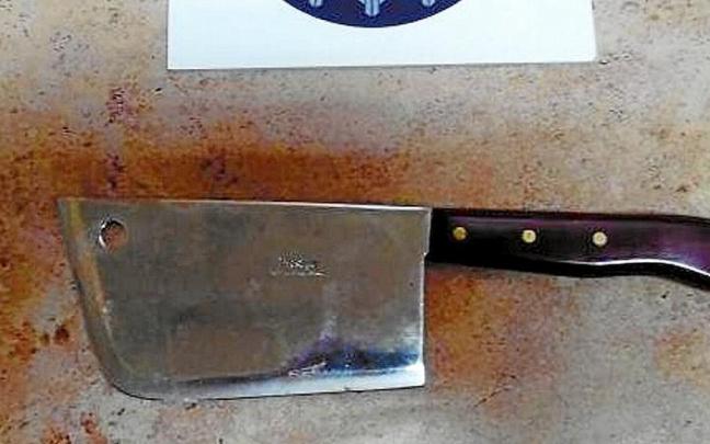 El machete con el que intervino el acusado.