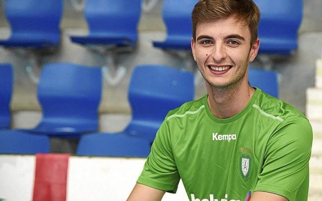 El navarro Mikel Redondo, en el pabellón Anaitasuna en el comienzo de la pretemporada.