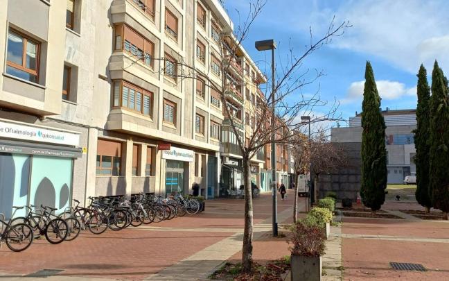 El local comercial disponible est&aacute; en pleno centro de Vitoria