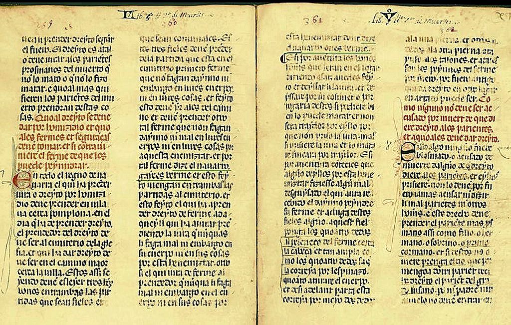 Mikel Iriarte, Parlamentuko artxiboko arduraduna, asteazkenean ospatu zen bisita gidatuan.