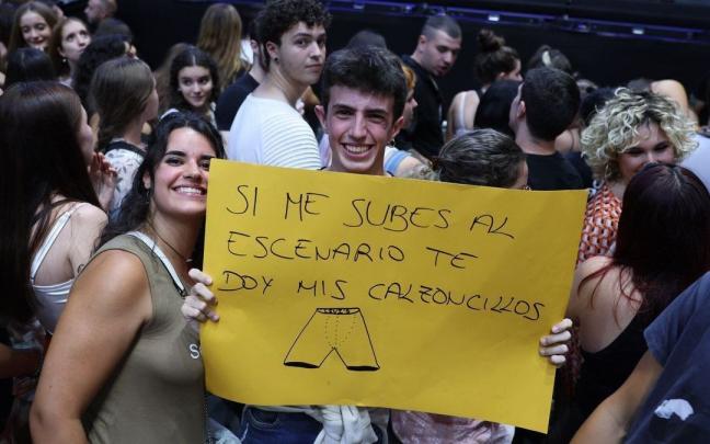 La 'picante' petici&oacute;n de uno de los asistentes al concierto de C. Tangana