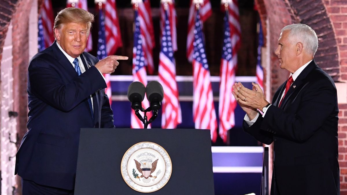 Donald Trump, junto a su vicepresidente, Mike Pence.