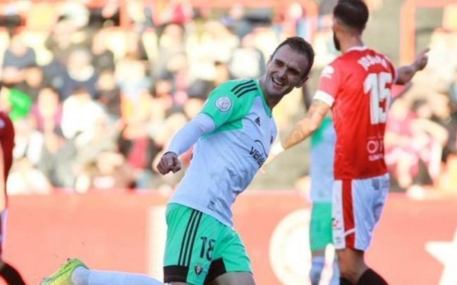 Kike Garc&iacute;a celebra su tanto ante el N&agrave;stic.