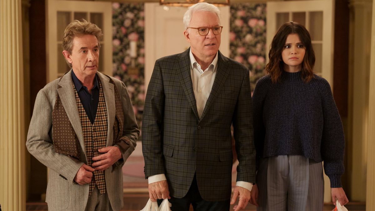 Martin Short, Steve Martin y Selena Gomez en ‘Solo asesinatos en el edificio’. Foto: Disney+