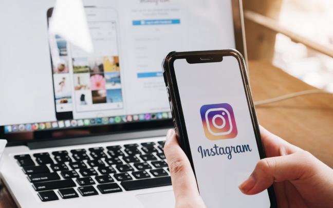 El nuevo algoritmo prioriza publicaciones de personas a las que los usuarios no siguen frente a los post de aquellos a los que sí siguen. El nuevo algoritmo prioriza publicaciones de personas a las que los usuarios no siguen frente a los post de aquellos a los que sí siguen.