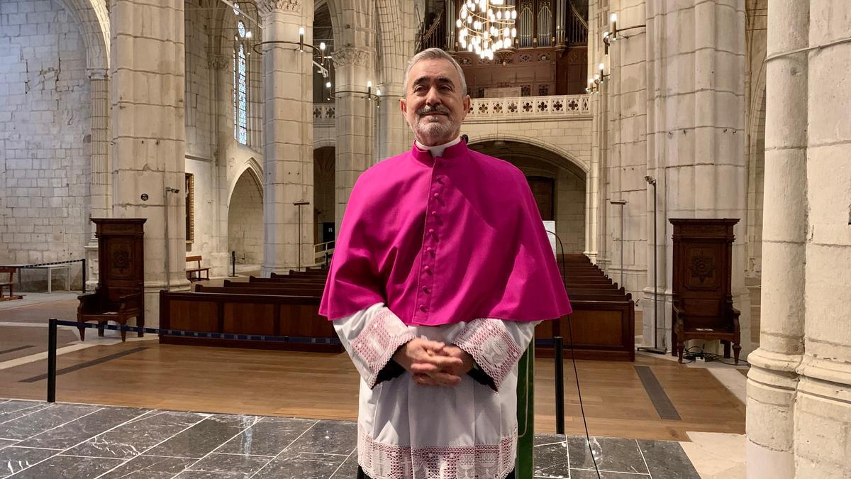 El nuevo deán José Miguel Lucas Cantabrana..