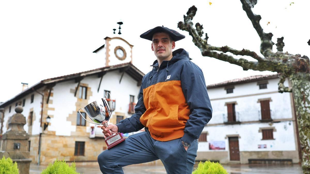 Joseba Ezkurdia, campeón del Cuatro y Medio.