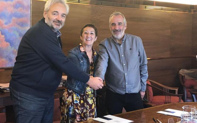 La rubrica del acuerdo entre la Diputación, Ikaslan y Egibide La rubrica del acuerdo entre la Diputación, Ikaslan y Egibide