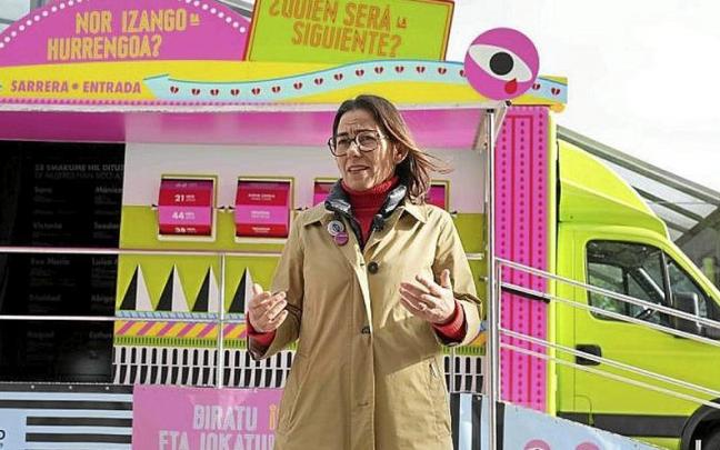 La alcaldesa, en la presentación de la furgoneta. La alcaldesa, en la presentación de la furgoneta.