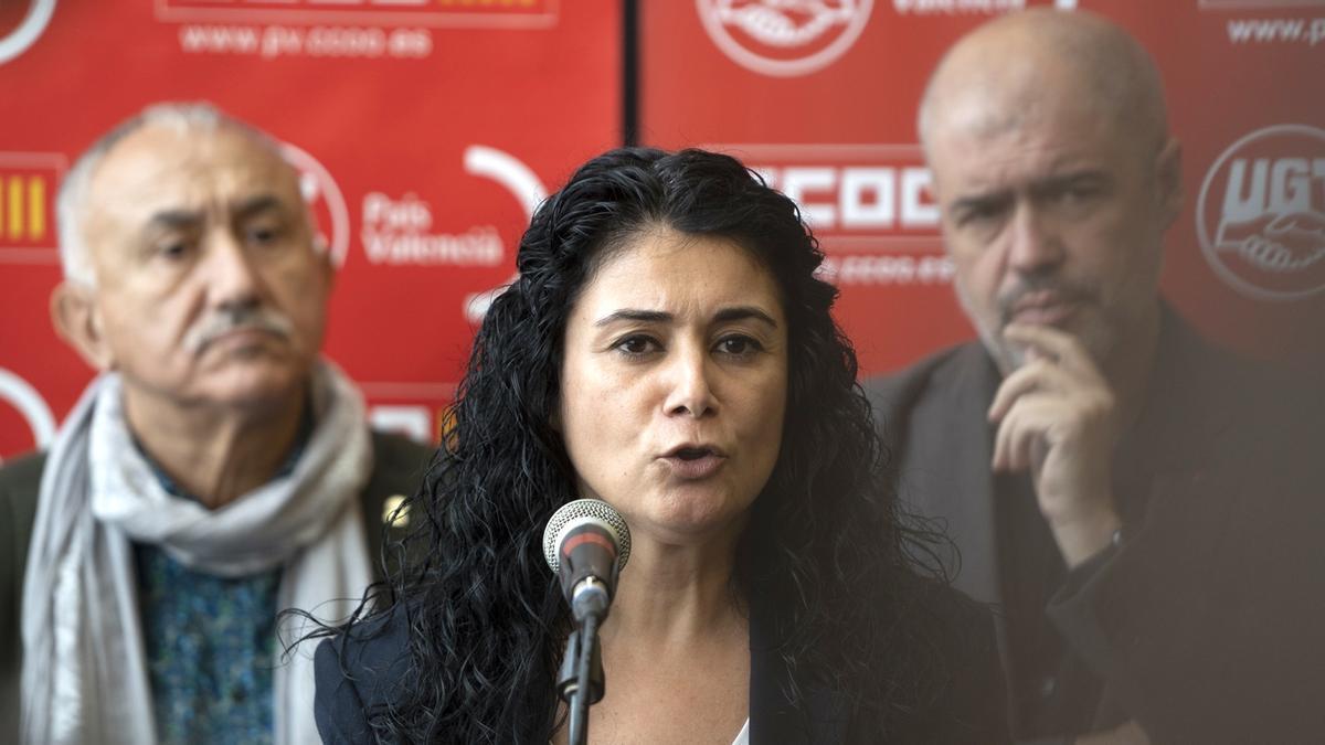 La secretaria general de CCOO en Valencia, Ana García, ayer junto a Álvarez y Sordo.