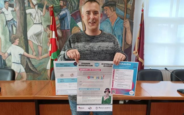 El edil I&ntilde;aki Urrutia present&oacute; la programaci&oacute;n.