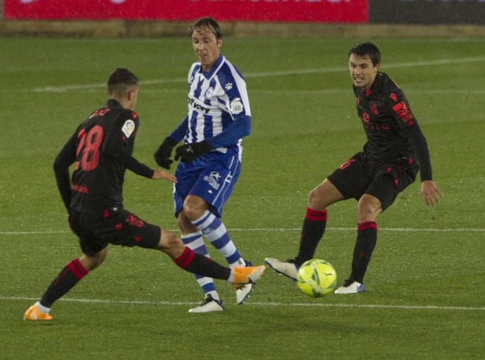 Tomás Pina, durante el derbi frente a la Real Sociedad en Mendizorroza.